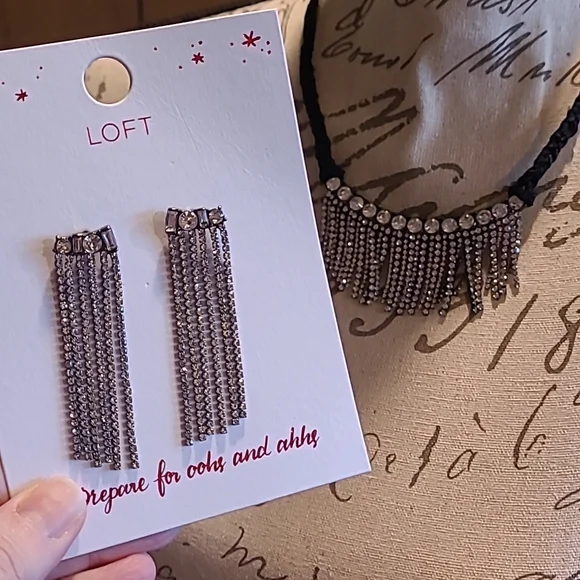 LOFT SparklyNecklace and Earrings - Picture 6 of 6